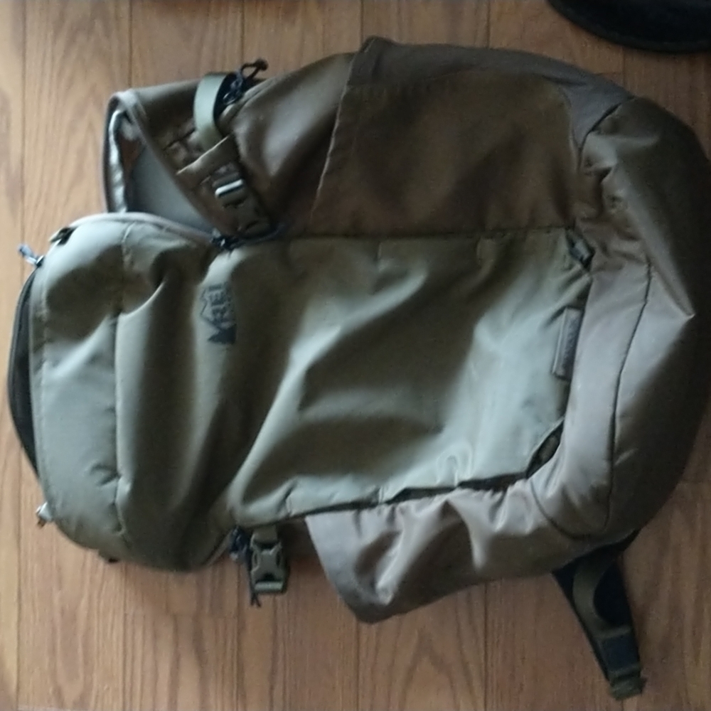 REI ruckpack 28l backpack